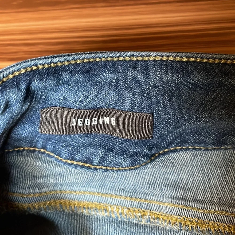 Torrid Distressed Jeans Size 18R - Picture 8 of 9